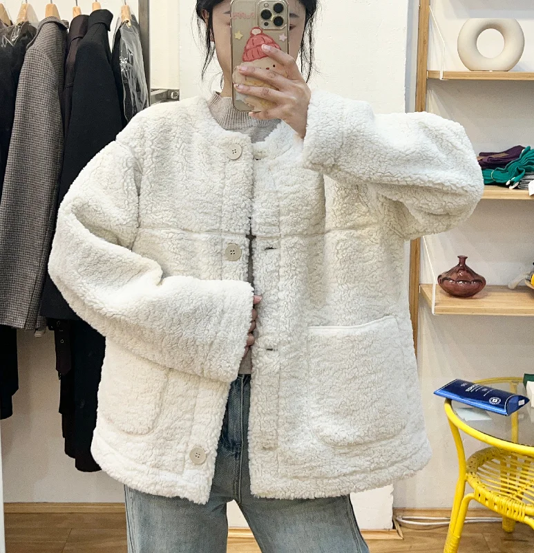 Cozy White Fluffy Coat - Ultimate Winter Warmth Vest Waistcoat Gilet