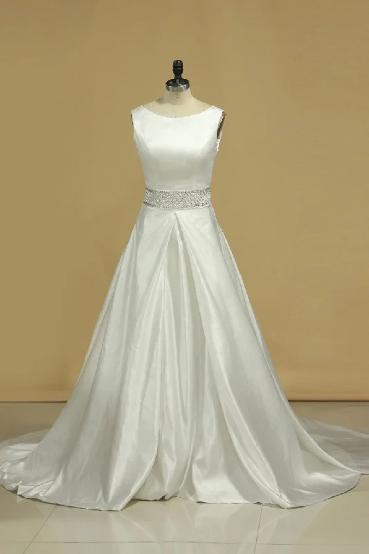 Scoop Neckline Princess Open Back Wedding Dress Chapel Train Satin sweetheart Neckline Romantic